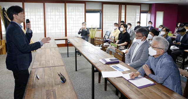 21일 전주시가 장제우 ‘세금수업’ 저자를 초빙해 ‘세금을 통한 탄탄한 사회연대’를 주제로 강의를 진행했다.