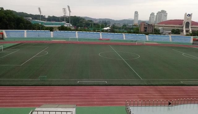 군산공설운동장.