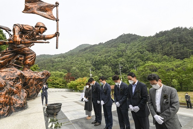 지난 6일 남원시가 산내면 지리산충혼탑에서 제65회 현충일 추념 참배를 실시했다.