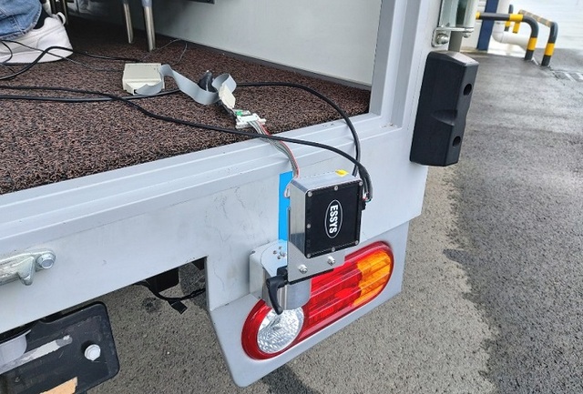 상용 전기차 기반의 79GHz 레이더를 활용한 사각지대감지시스템(BSD).