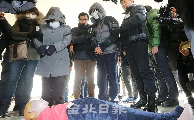 지난 2018년 1월 고준희 양 학대치사 사건에 대한 현장검증 모습. 전북일보 자료사진.