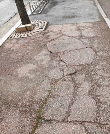 남원시 의총로 자전거도로 파손 모습. 사진제공=남원시.