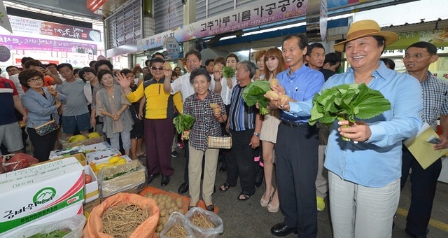 평창올림픽시장은 강원도 대표 먹거리로 꼽히는 메밀 부치기의 원조시장이다.