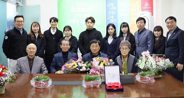 지난 25일 열린 태전약품판매 오해현 상무와 김헌철 이사의 정년 퇴임식.