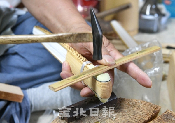 작업 중인 김동식 선자장 / 사진=오세림 기자