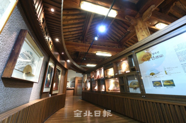 전주부채문화관 전시실 / 사진=오세림 기자