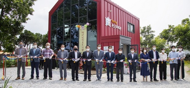 익산시 석탄동 책사랑작은도서관.