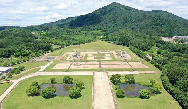 익산 미륵사지.