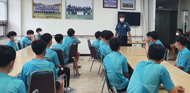 정읍경찰서가 관내 운동부 운영학교 16개교를 방문해 학교폭력예방 교육 및 설문조사를 실시했다.