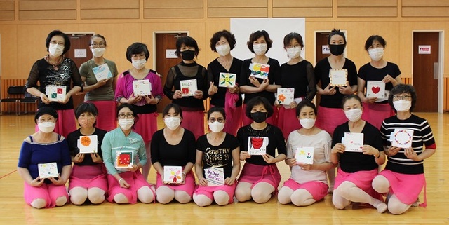 예술교육 프로그램 ‘발레로 쓰는 자서전’ 참여자들.