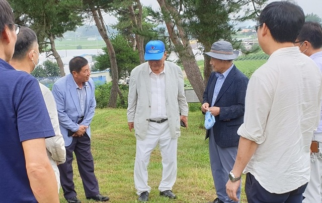 지난 28일 김제시가  ‘안위장군묘(安衛將軍墓) 주변 정비사업’ 추진에 따른 전문가 현지조사를 실시했다.