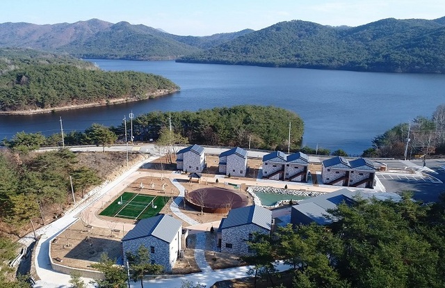 고창 람사르운곡습지 유스호스텔 전경.