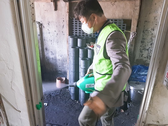 익산경찰서 맞춤형 지원 사업인 ‘휴먼-서포터’ 활동 모습.