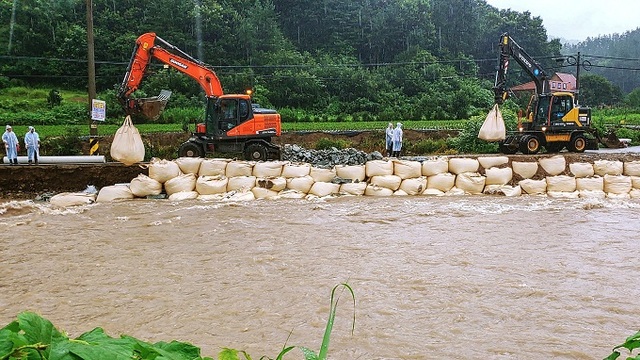 완주군 상관면 수원천 수해 복구 현장.