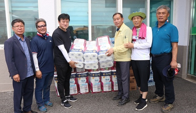 전라북도체육회는 지난 14일 수해 피해를 입은 순창군 유등면에 생필품을 전달했다.