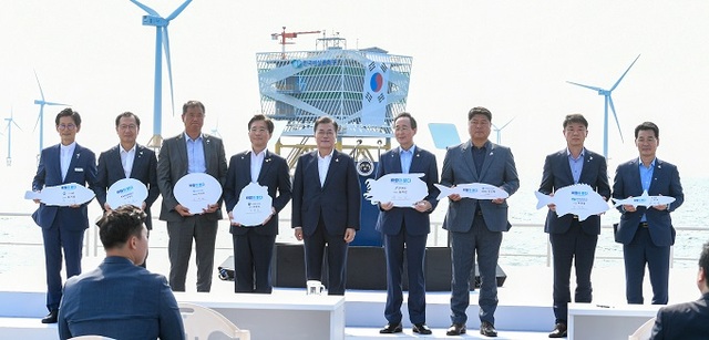 지난 7월 17일 문재인 대통령이 참석한 가운데 열린 ‘그린뉴딜 및 해상풍력 비전 선포식’.