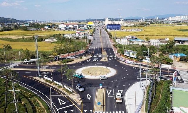 정읍IC 앞 사거리 회전교차로.