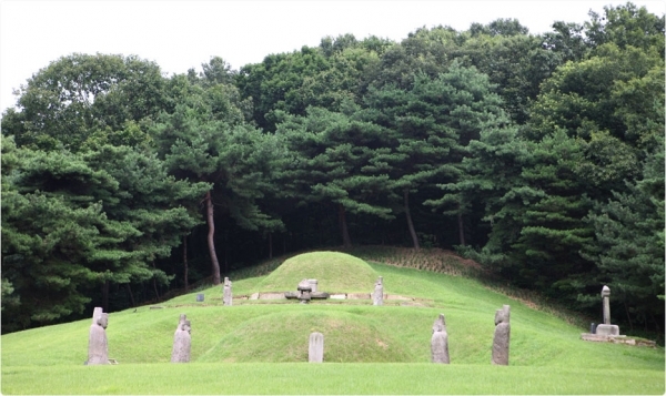 순흥안씨 양도공파 묘역(서울시 금천구, 시유형문화재 74호) - (상)안경공, (하)안숭선