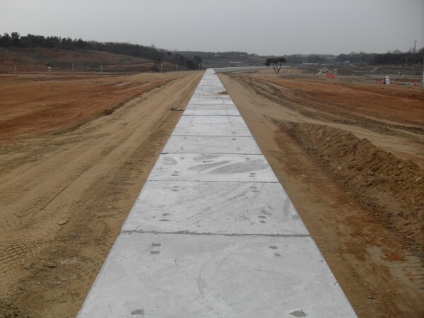 금강피씨가 생산한 암거가 설치를 마친 모습