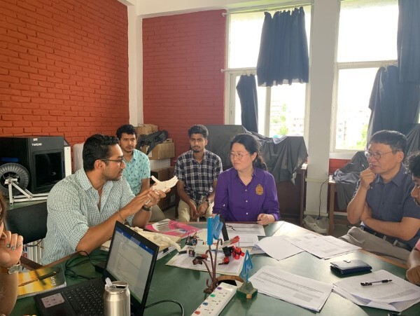 네팔 인프라 구축을 위한 논의 모습