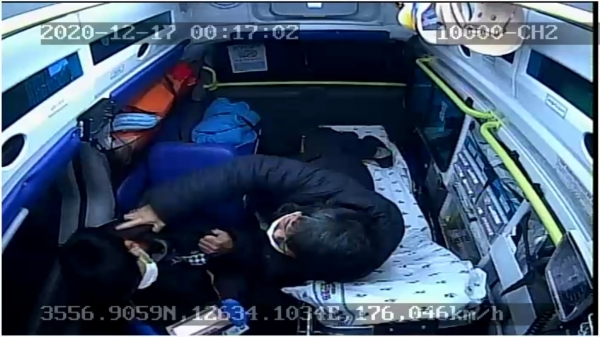 지난 12월 17일 구급대원 폭행 사진 (구급차량 내 CCTV)