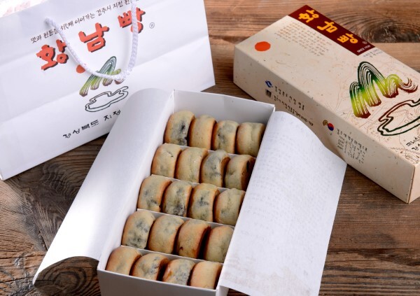 경주의 명물이자 대표적인 먹을거리로 꼽히는 황남빵.