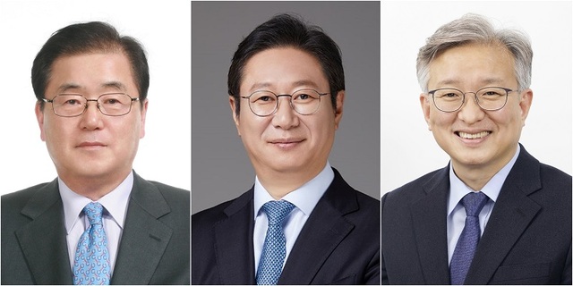 문재인 대통령은 20일 새 외교부 장관에 정의용 대통령 외교안보특보(왼쪽부터), 문화체육관광부 장관에 더불어민주당 황희 의원, 중소벤처기업부 장관에 더불어민주당 권칠승 의원을 내정했다. / 청와대 제공