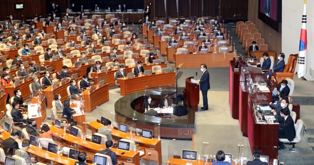 더불어민주당 이낙연 대표가 2일 국회 본회의에서 교섭단체 대표연설을 하고 있다. /사진=연합뉴스