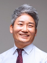 홍봉성 사무국장