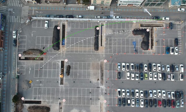 ‘독립영화의집’ 예정 부지인 전주 옥토주차장에서 발견된 전주부성 흔적. /사진제공=전주문화유산연구원