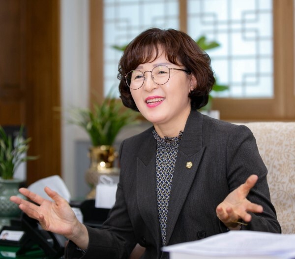 김영자 김제시의회 의장