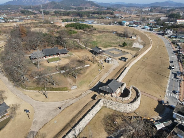 고창군 무장읍성 전경.