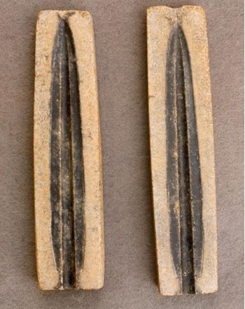 세형동검의 거푸집.