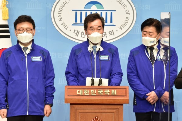 4·7 재보선이 일주일 앞으로 다가온 31일 더불어민주당 이낙연 상임선대위원장이 서울 여의도 국회 소통관에서 대국민 호소 기자회견을 하고 있다. /사진=연합뉴스