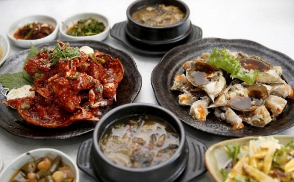 간장게장과 양념게장.