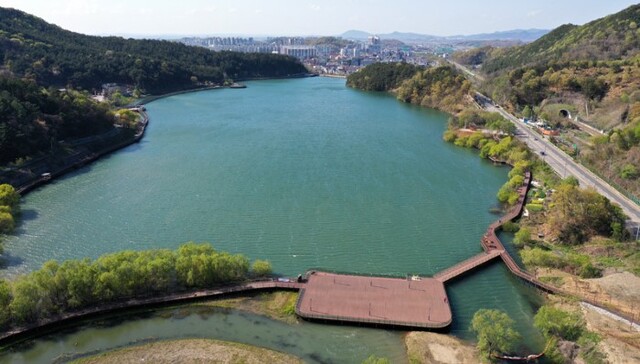 아중호수 산책로. /사진=전주시