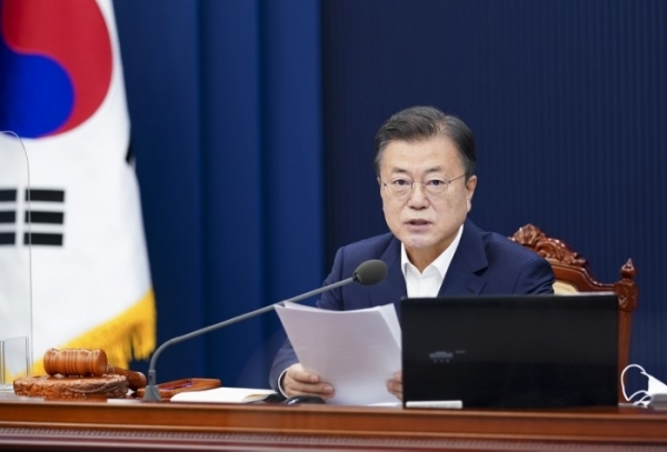 문재인 대통령이 27일 오전 청와대에서 열린 국무회의에서 발언하고 있다. /사진=연합뉴스
