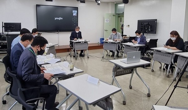 지난 21일 충남대학교에서 ‘안전한 국민의 삶을 위한 적극행정과 공공혁신’이라는 주제로 열린 ‘2021년도 서울행정학회 춘계학술대회’.