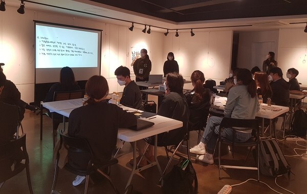 남원시는 ‘빌드-업(業) 프로젝트’1단계로 지난 4월 17일 청년마루에서 청년들의 아이디어 발굴 및 사업모델 개발을 위한 워크숍을 진행했다. /사진제공=남원시