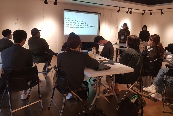남원시는 ‘빌드-업(業) 프로젝트’1단계로 지난 4월 남원 청년마루에서 청년들의 아이디어 발굴 및 사업모델 개발을 위한 워크숍을 진행했다. /사진제공=남원시