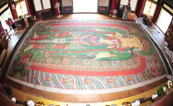 금당사 대웅전에서 펼친 금당사 괘불 /사진제공=진안군