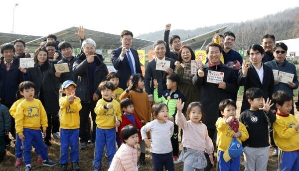 (2019년 2월 23일) 전주시는 효자배수지 일원에서 김승수 전주시장과 유혜숙 전주시민햇빛발전협동조합 이사장과 조합원, 일반시민 등 100여명이 참석한 가운데 ‘제1호 전주시민햇빛발전소’ 준공식을 가졌다. 제1호 전주시민햇빛발전소는 효자동2가·삼천동3가 일대의 효자배수지 약 2245㎡ 부지에 건립된 발전용량 100㎾규모의 태양광발전소이다.