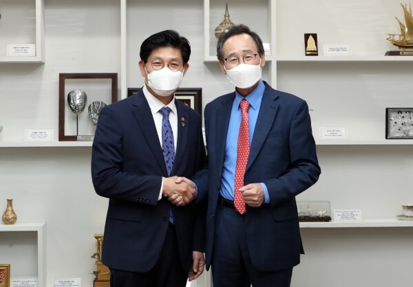 전주~김천 간 철도 건설'등 도내 4개 사업이 제4차 국가철도망 구축계획에 포함시켜 줄 것을 강력히 요청하고 있다. /사진제공=전북도청