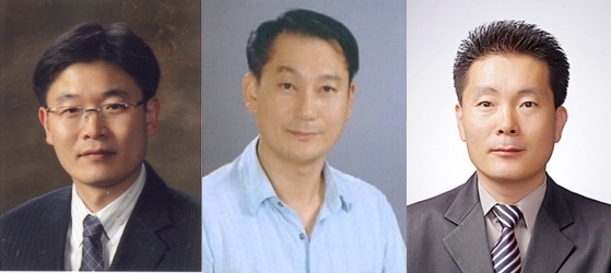 (왼쪽부터 차례대로) 김봉정 일자리청년정책과장, 심규문 의회사무국장 직무대리, 김종성 사회연대지원과장