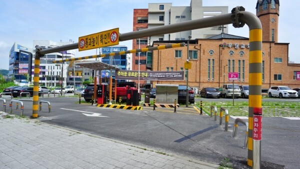 효천지구에 신규로 조성된 제1공영주차장