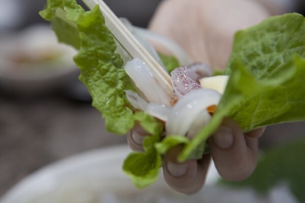 제주의 대표적 향토음식인 한치물회. 제주의 한치물회는 고추장·초고추장이 아닌 된장 베이스의 구수하고, 깔끔한 육수가 특징이다. /사진 = 제주관광공사 제공