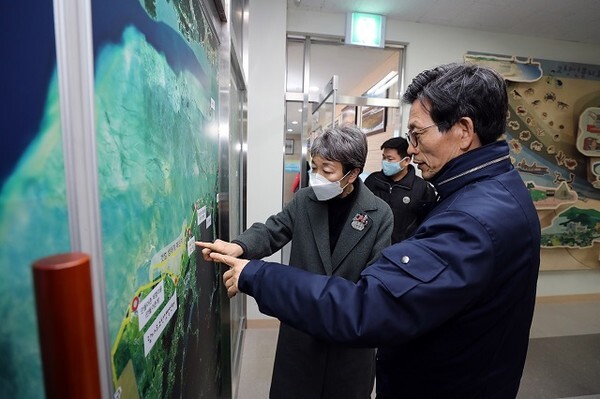 세계유산센터 유치지역을 설명하는 모습