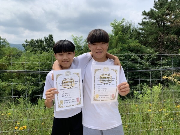 (왼쪽부터)한우진, 이희준 군