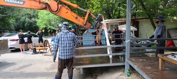 완주군 불법 평상 철거 현장