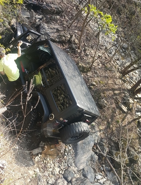 오프로드 차량의 모습